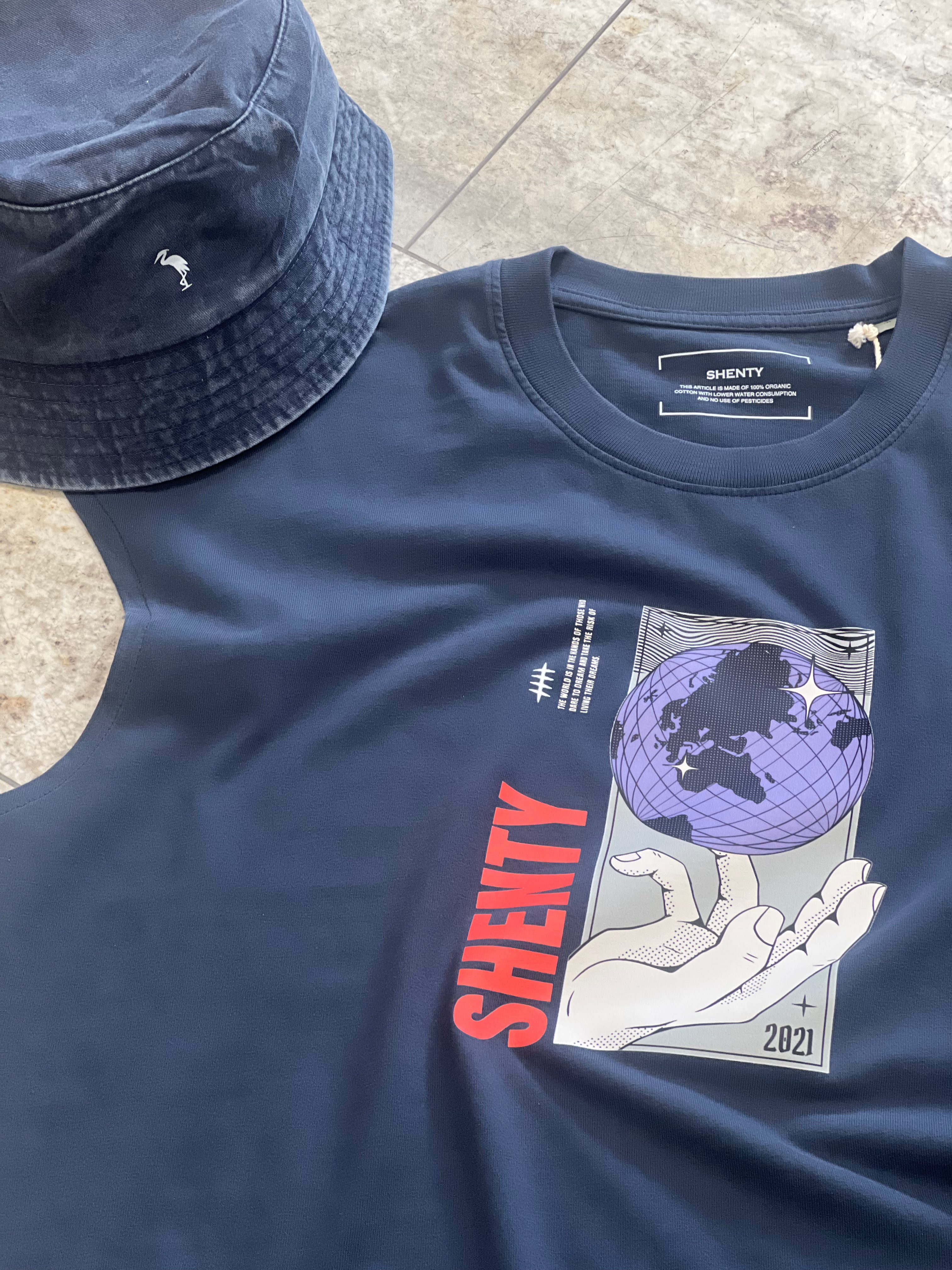 #23 Tank Top Oversized Bio "The World in your Hands"