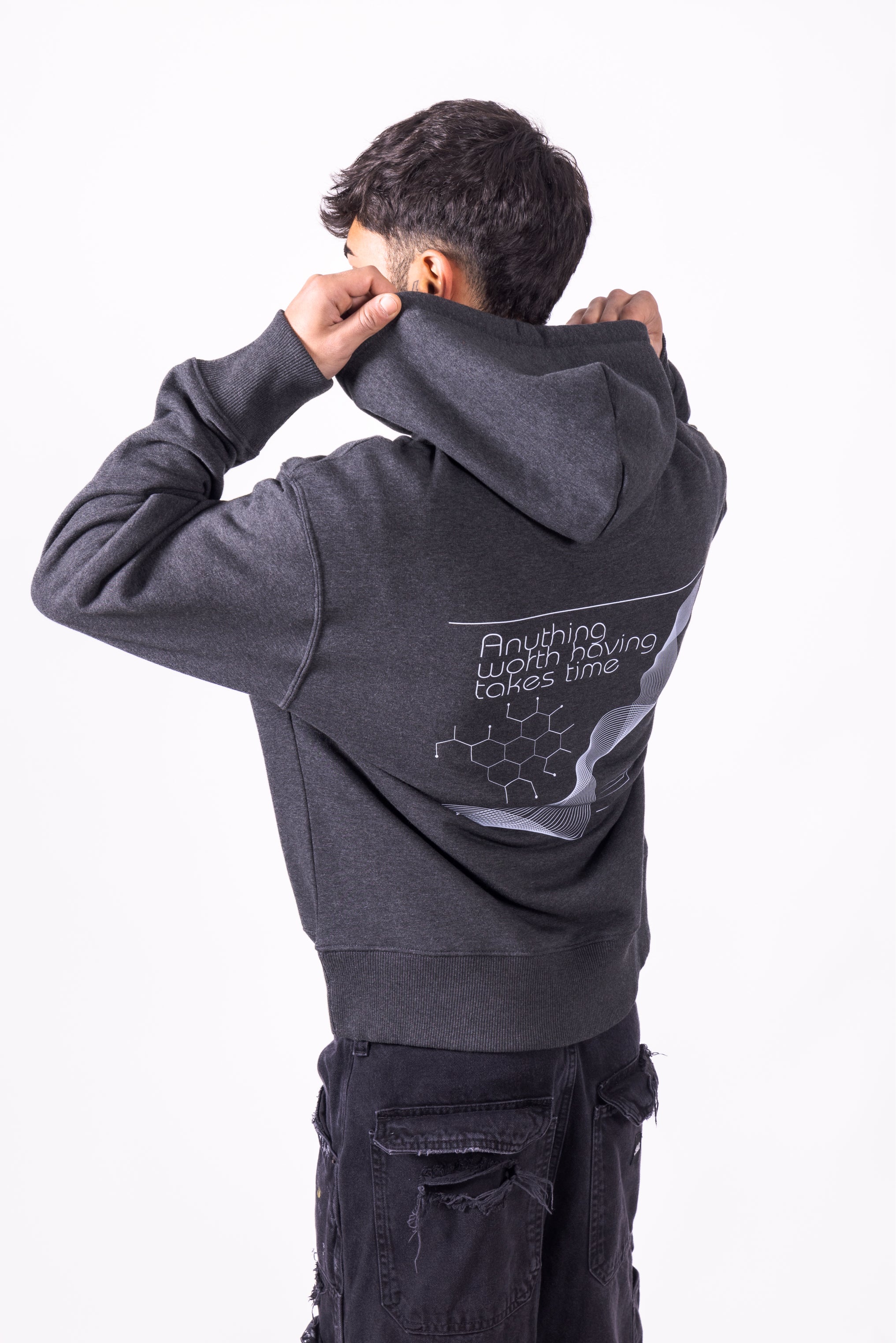 Felpa eco-sostenibile oversize, realizzata con materiali riciclati certificati