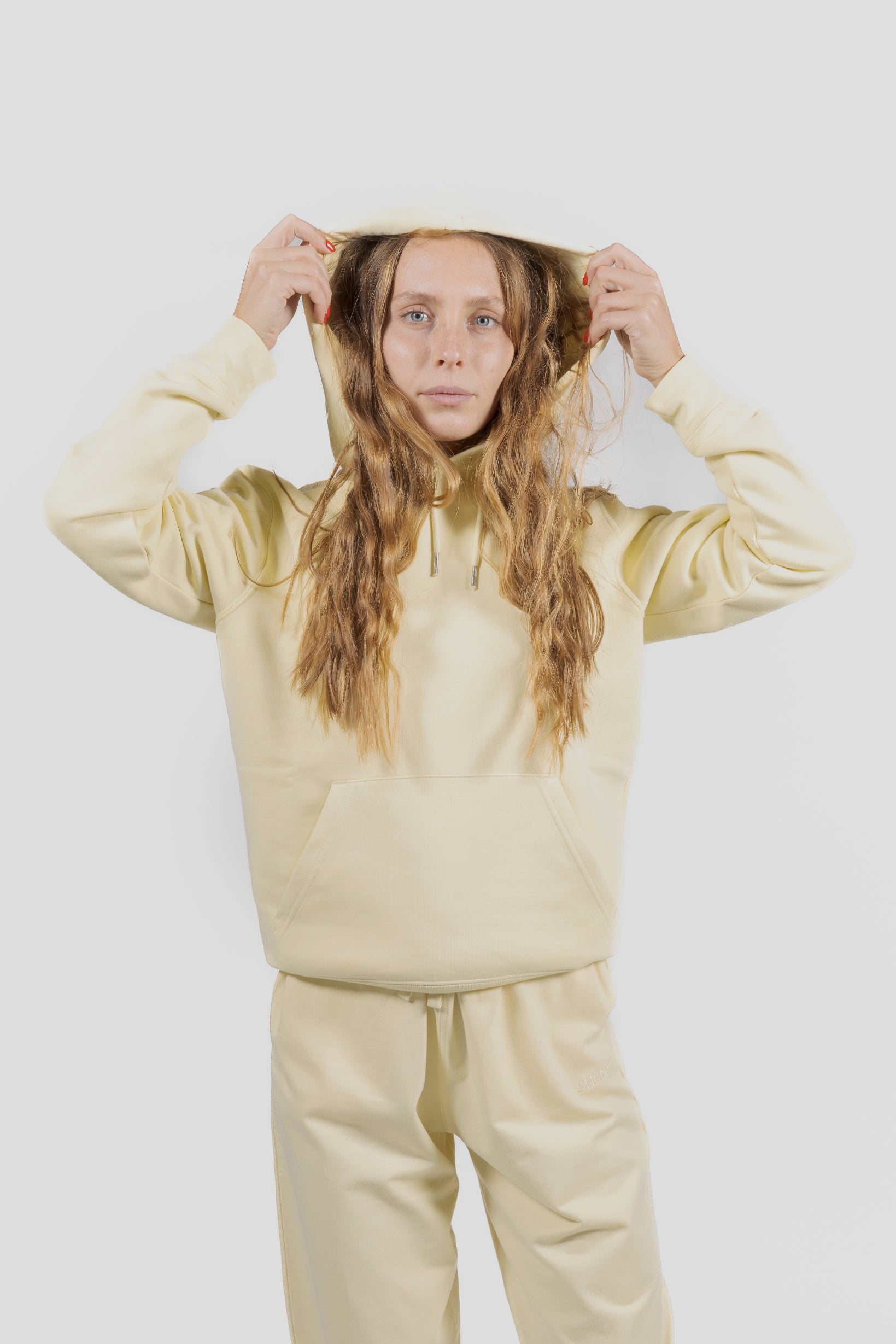 Sudadera con capucha y logo - Mantequilla