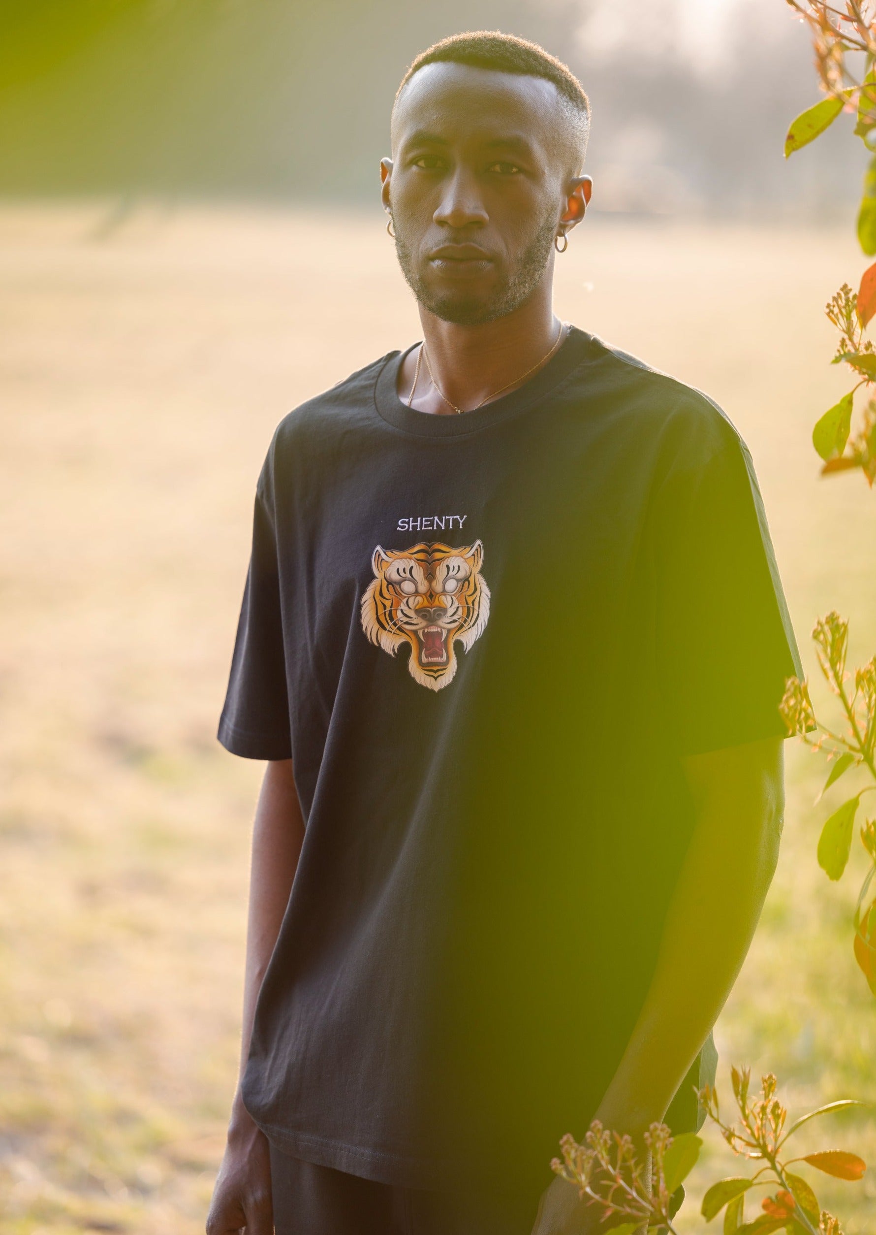 T-shirt cotone organico nera Tigre 1